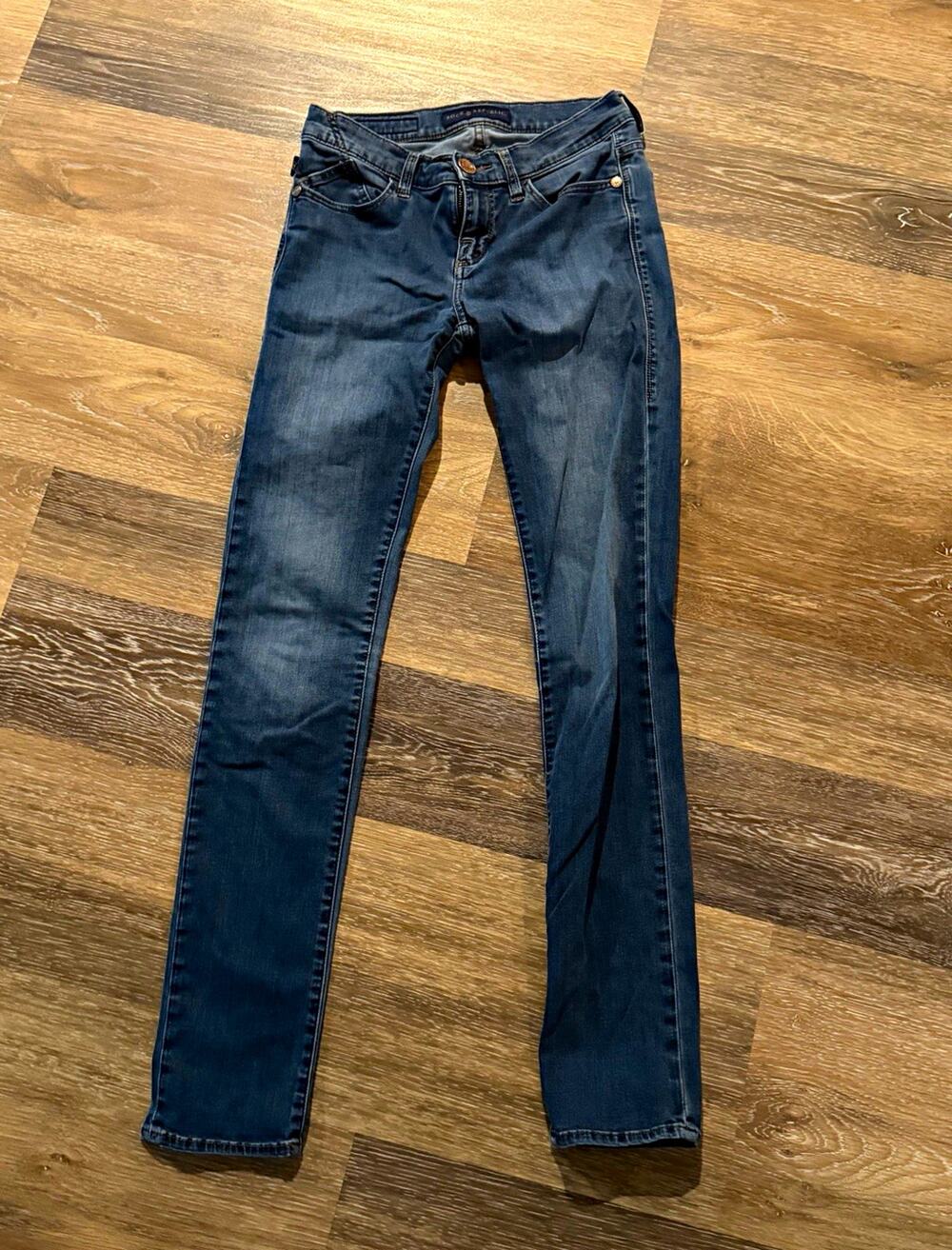 Rock & Republic Women’s Y2K Rhinestone Jeans Blue Dark Wash Stretch Denim 4